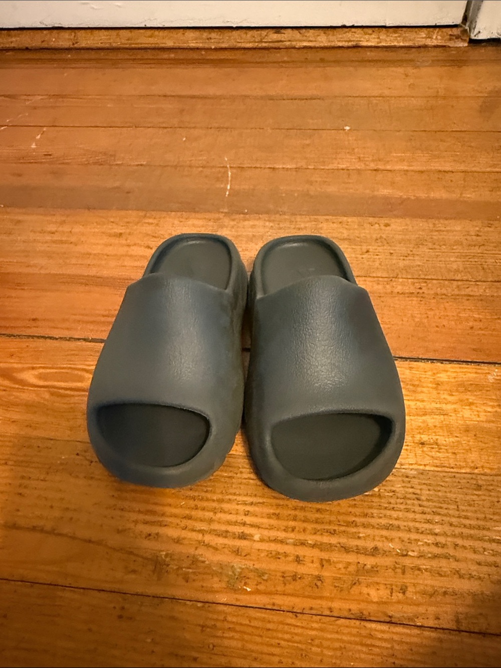 Yeezy Kids Slide Sandals in Slate Blue